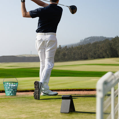 PRO Launch Monitor and 3D Driving Range Simulator